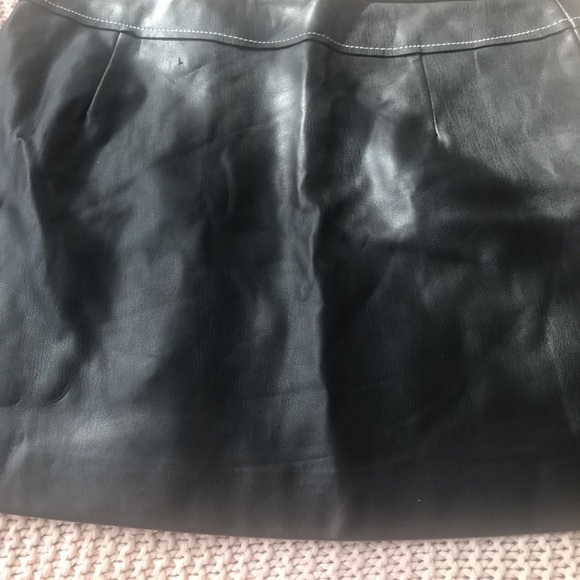 H &M faux leather black shiny in excellent condition size us 6 - Picture 14 of 16